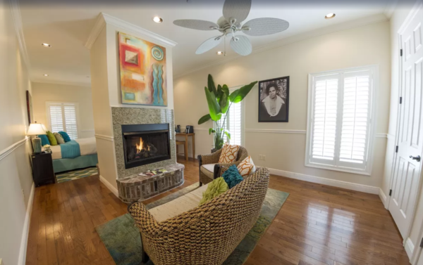 Lottie-Deluxe Master Suite w/ Single King Bed Photo 3